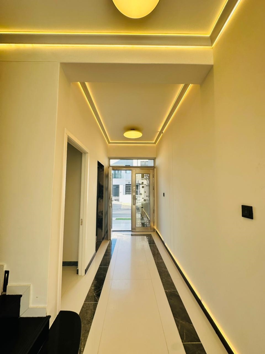 4 Bedroom Property for Sale in Sandown Western Cape